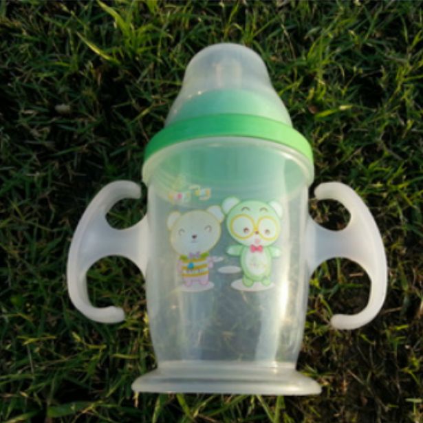 Multifunctional baby water cup