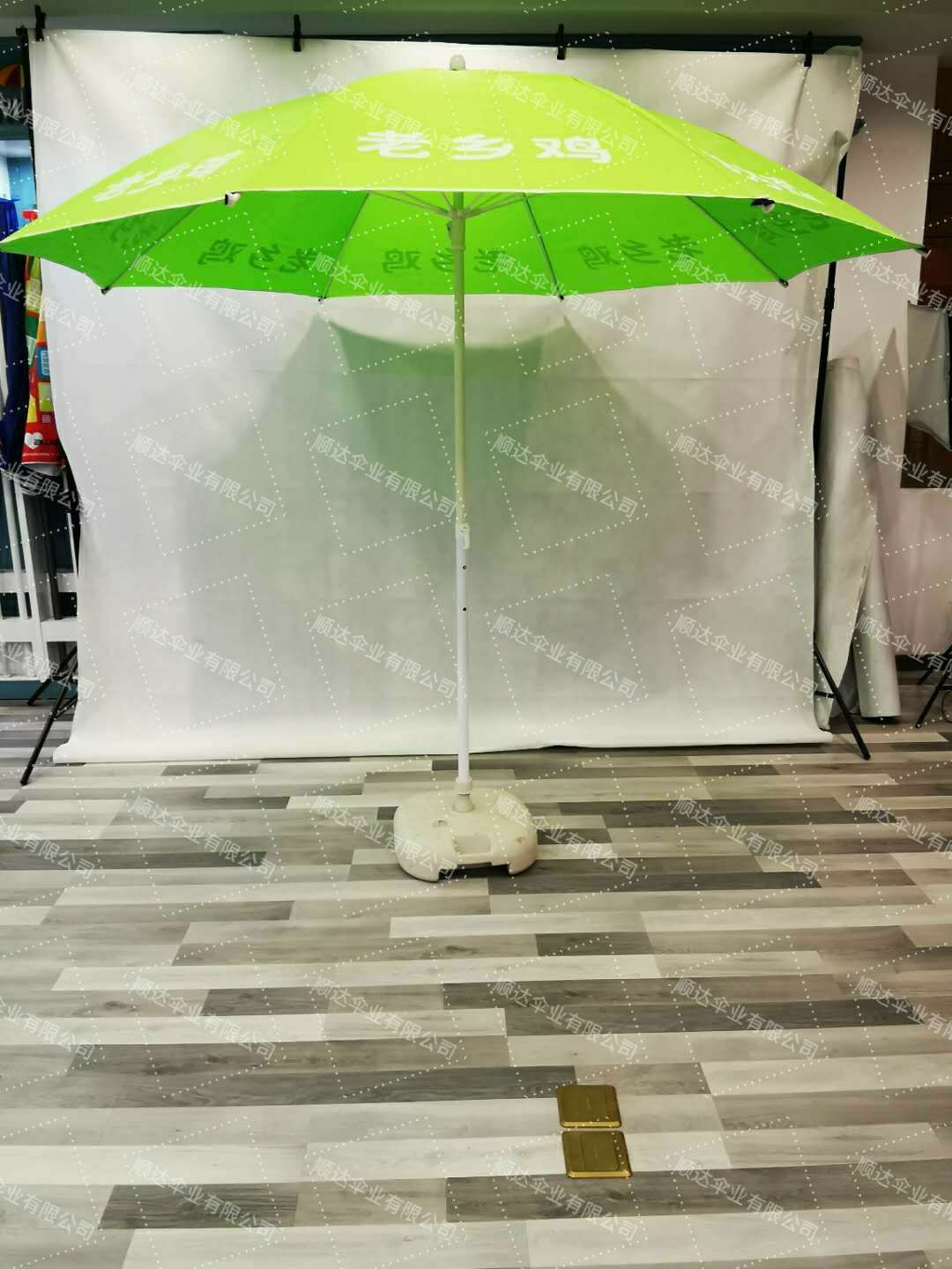 VUVUZELA factory direct sales outdoor advertising umbrellas, outdoor folding sun umbrellas, customizable logos details Picture