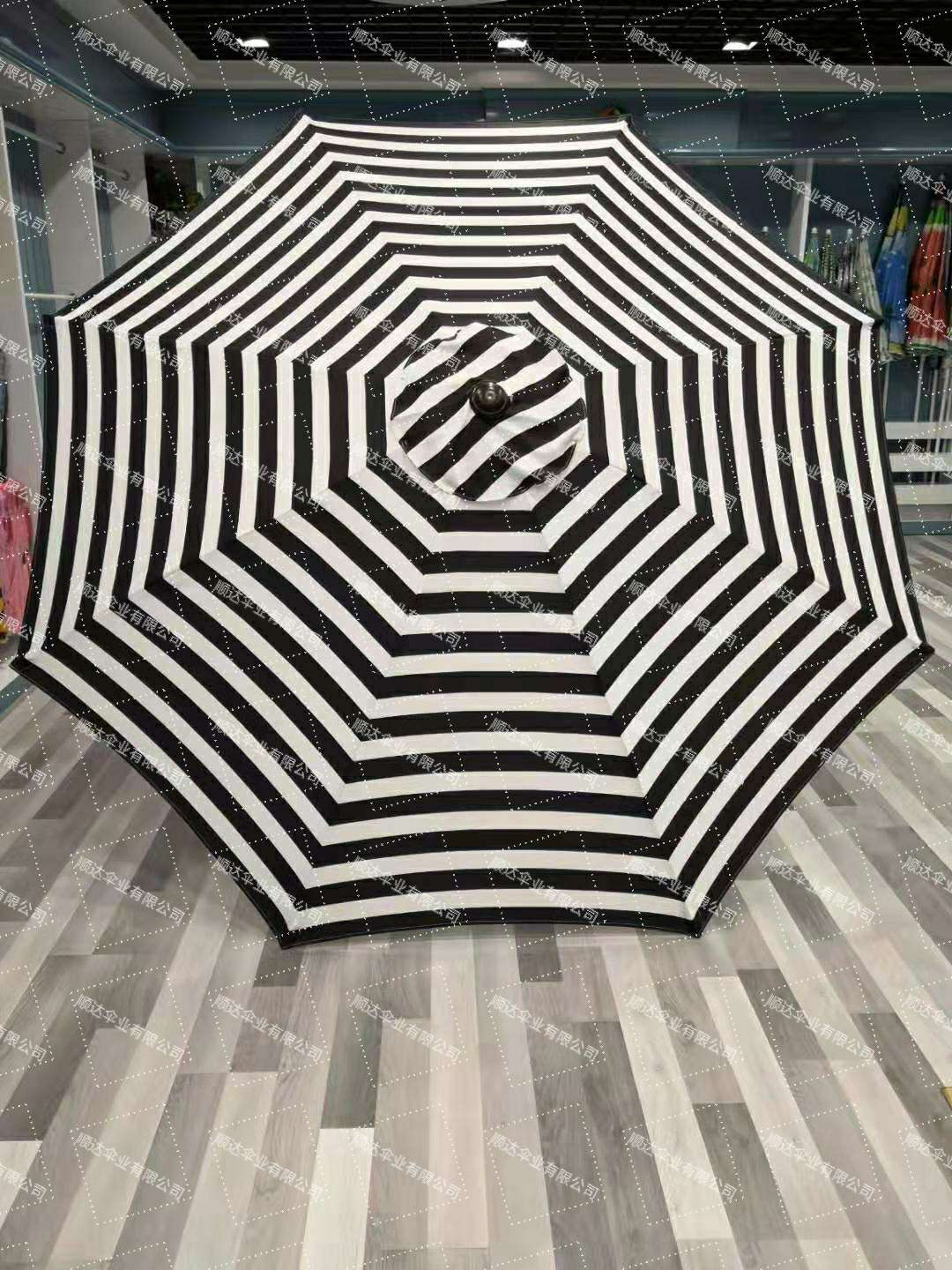 SD umbrella Factory direct sale polyester fabric garden umbrella tube with hand crank Application Scenario