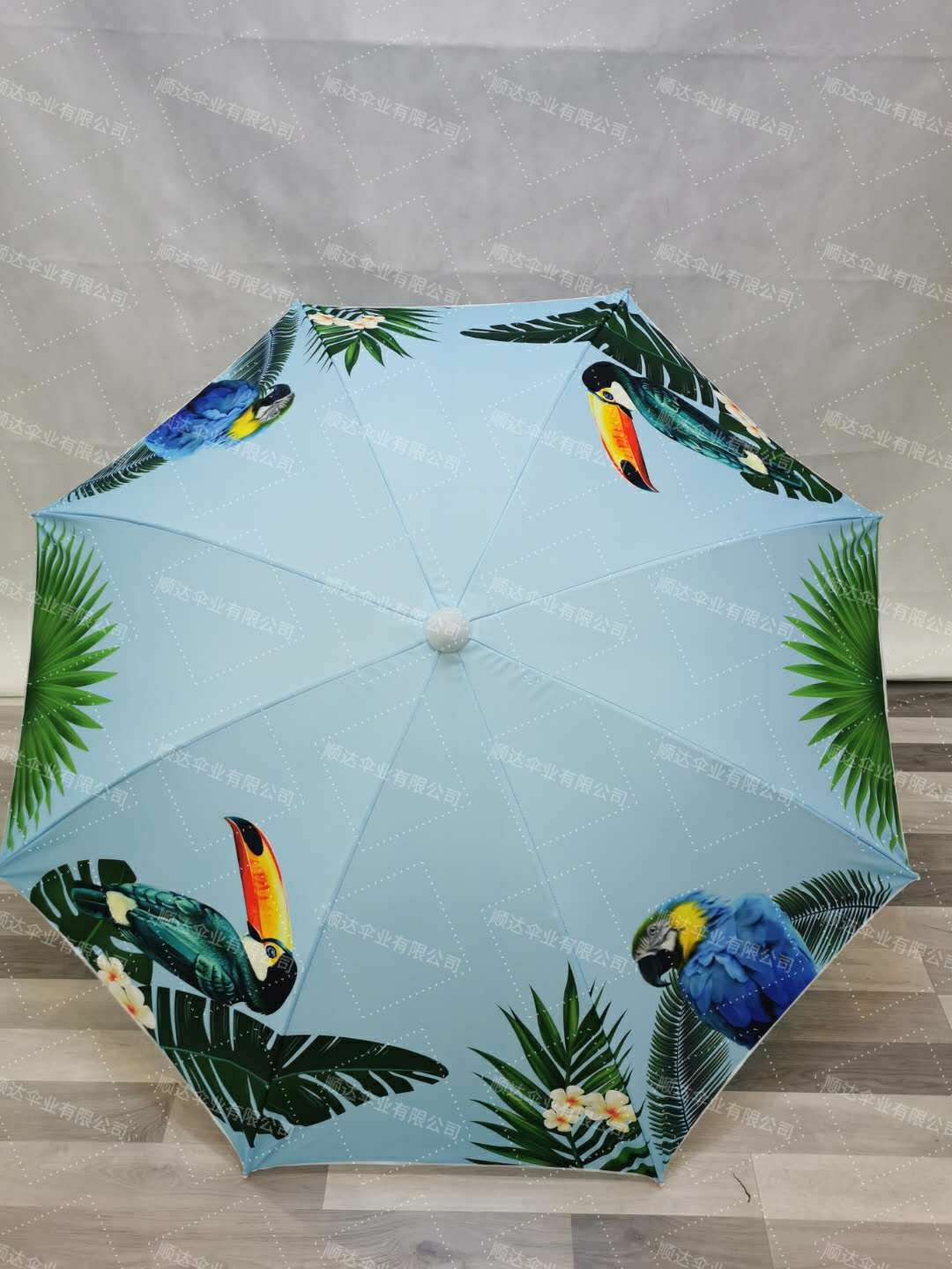 SDumbrella factory supplies new patterned aluminum tubes and fiberglass frames for outdoor beach umbrellas with heat transfer printing Application Scenario