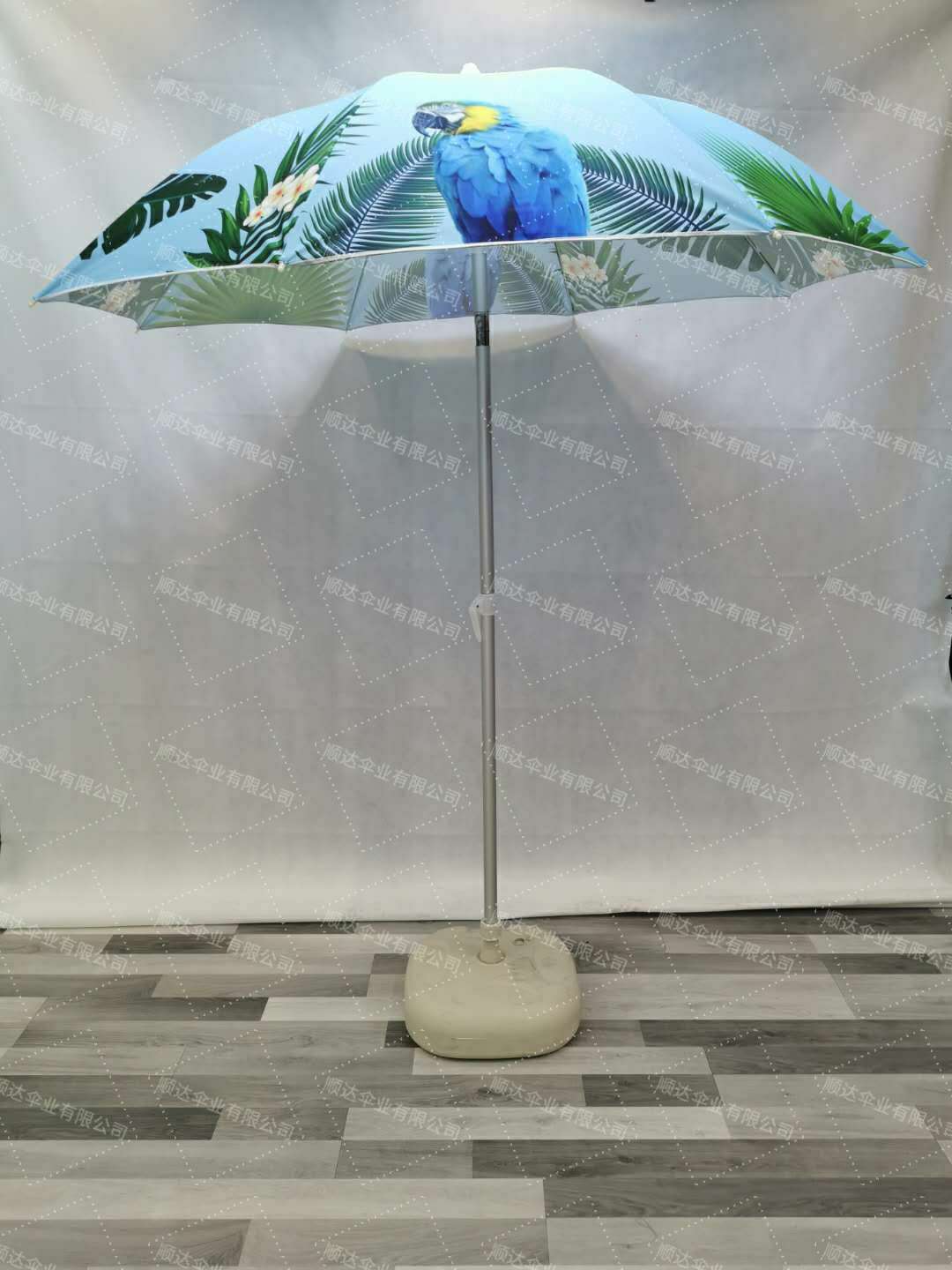 SDumbrella factory supplies new patterned aluminum tubes and fiberglass frames for outdoor beach umbrellas with heat transfer printing Item Picture