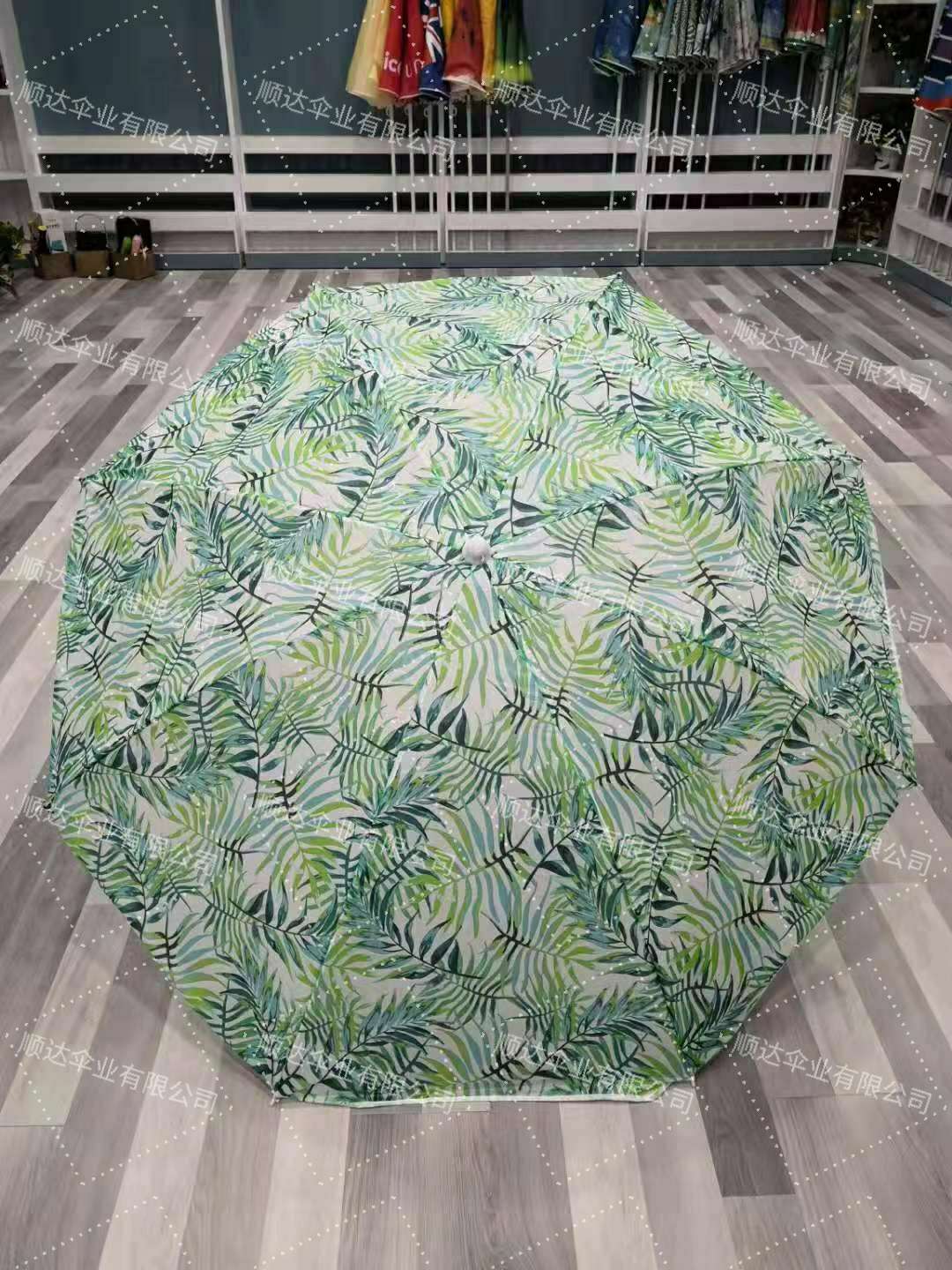 Factory direct sales outdoor beach umbrellas with silver gel for more efficient sun protection and diverse patterns Application Scenario