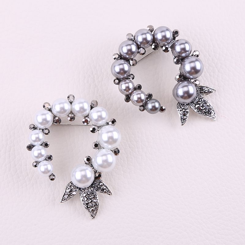 Manufacturers direct vintage pearl brooch