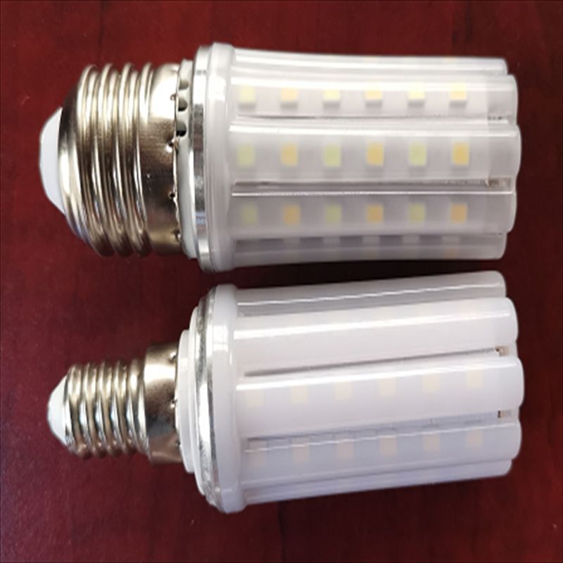 玉米灯 /球泡灯/LED白底实物图