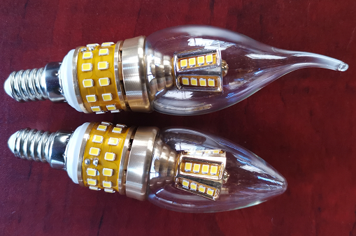 9+9W恒流无影灯 E27螺口LED玉米灯照明光源三色80珠家居球泡灯详情图10