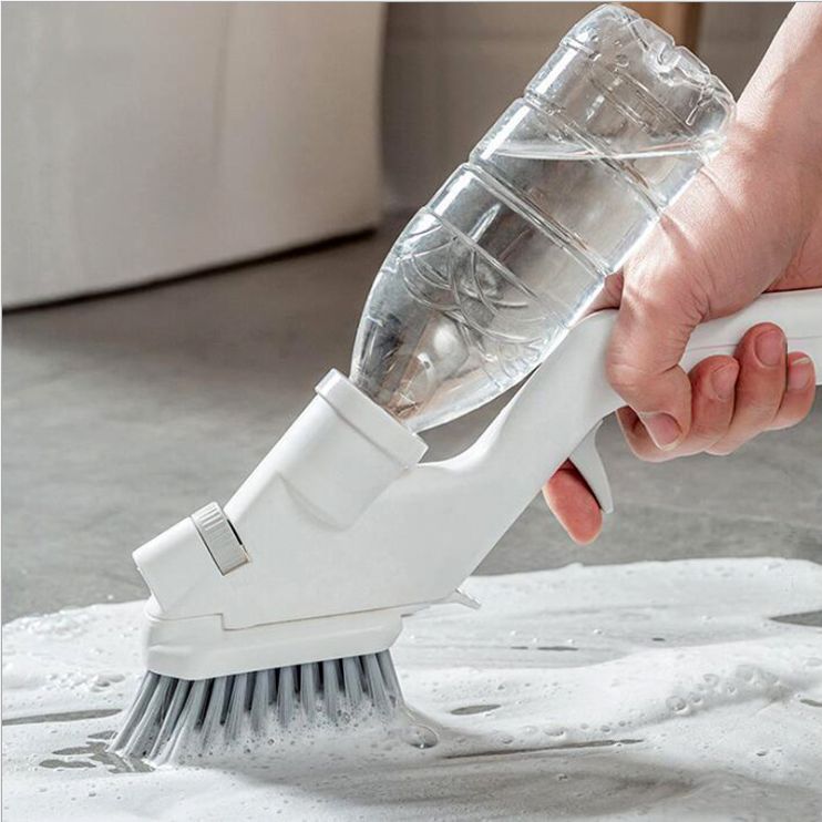 New multi-functional water-carrying spray brush