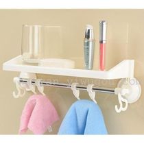 Powerful wall mounted 4-hook suction cup rack/towel hanger for kitchen and bathroom