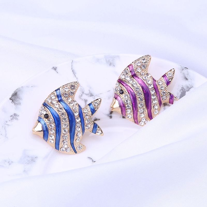 Manufacturers direct drop oil small fish brooch