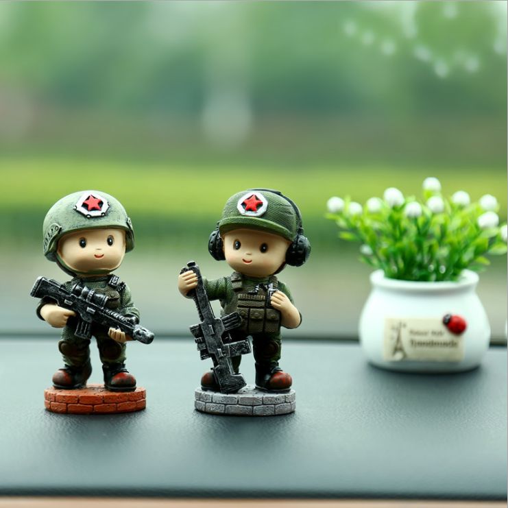 包邮创意车载汽车摆件特种兵手绘树脂家居蛋糕仪表台公仔产品图