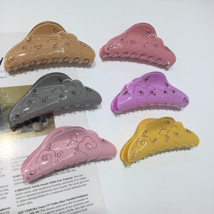 Big claw shallow powder has diamond Korean edition new gripping clip pure and fresh headwear simple style hairpin boutique girl clip