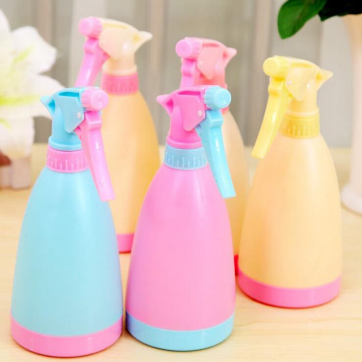 Garden watering can Candy colored plastic watering can