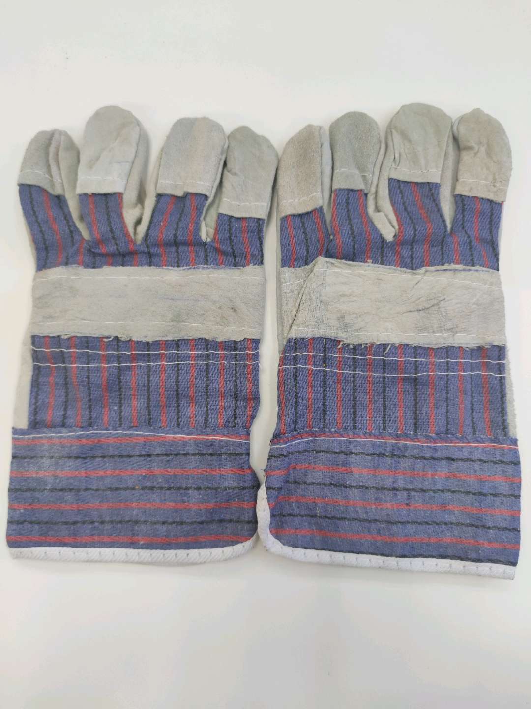 防护手套（黑红条纹）细节图