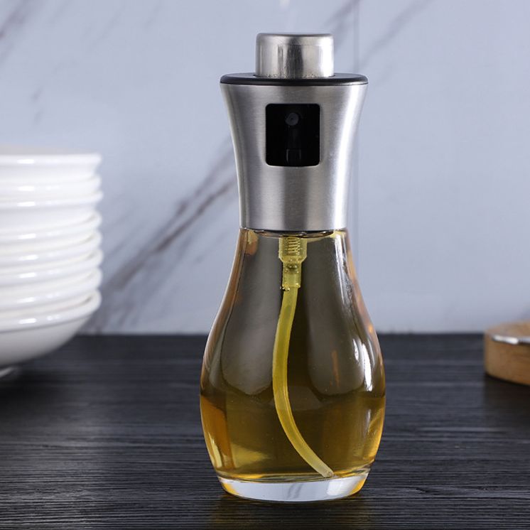 Kitchen household oil spray can