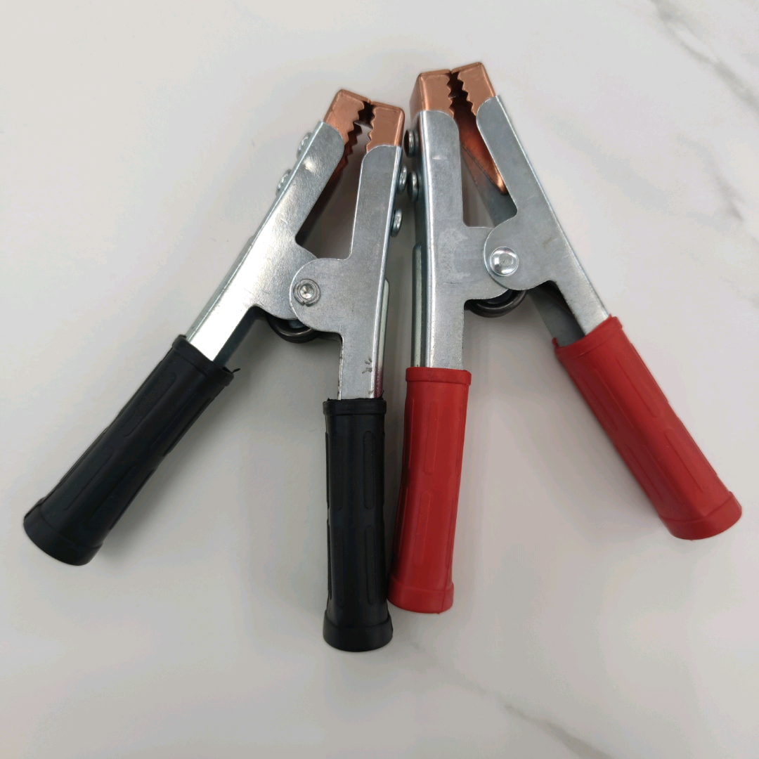 Battery clip (11