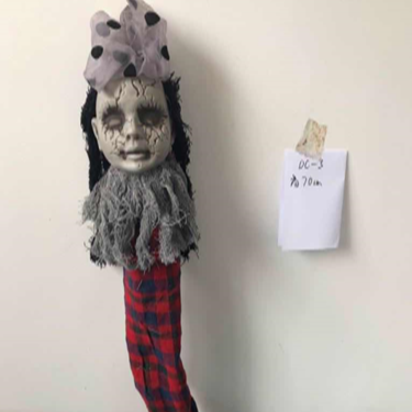 圆点头花笑脸怪地插