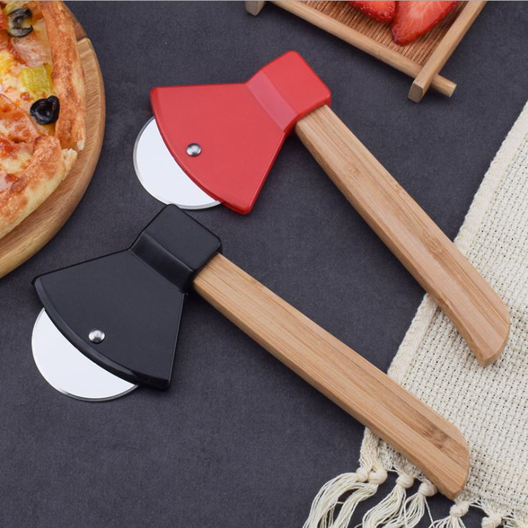 不锈钢竹柄斧头型披萨滚刀
