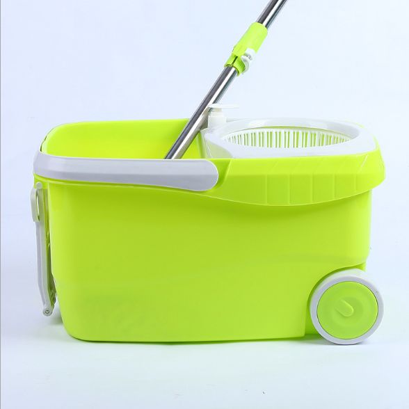 Automatic mop bucket