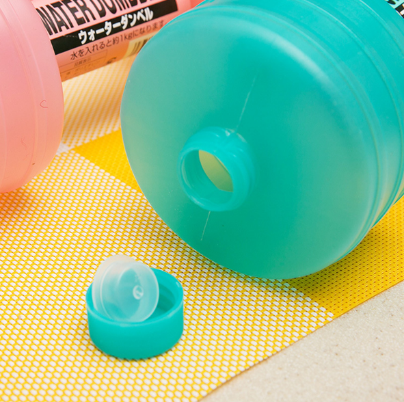 Imported plastic water-filled and water-filled women's dumbbells detail image 4