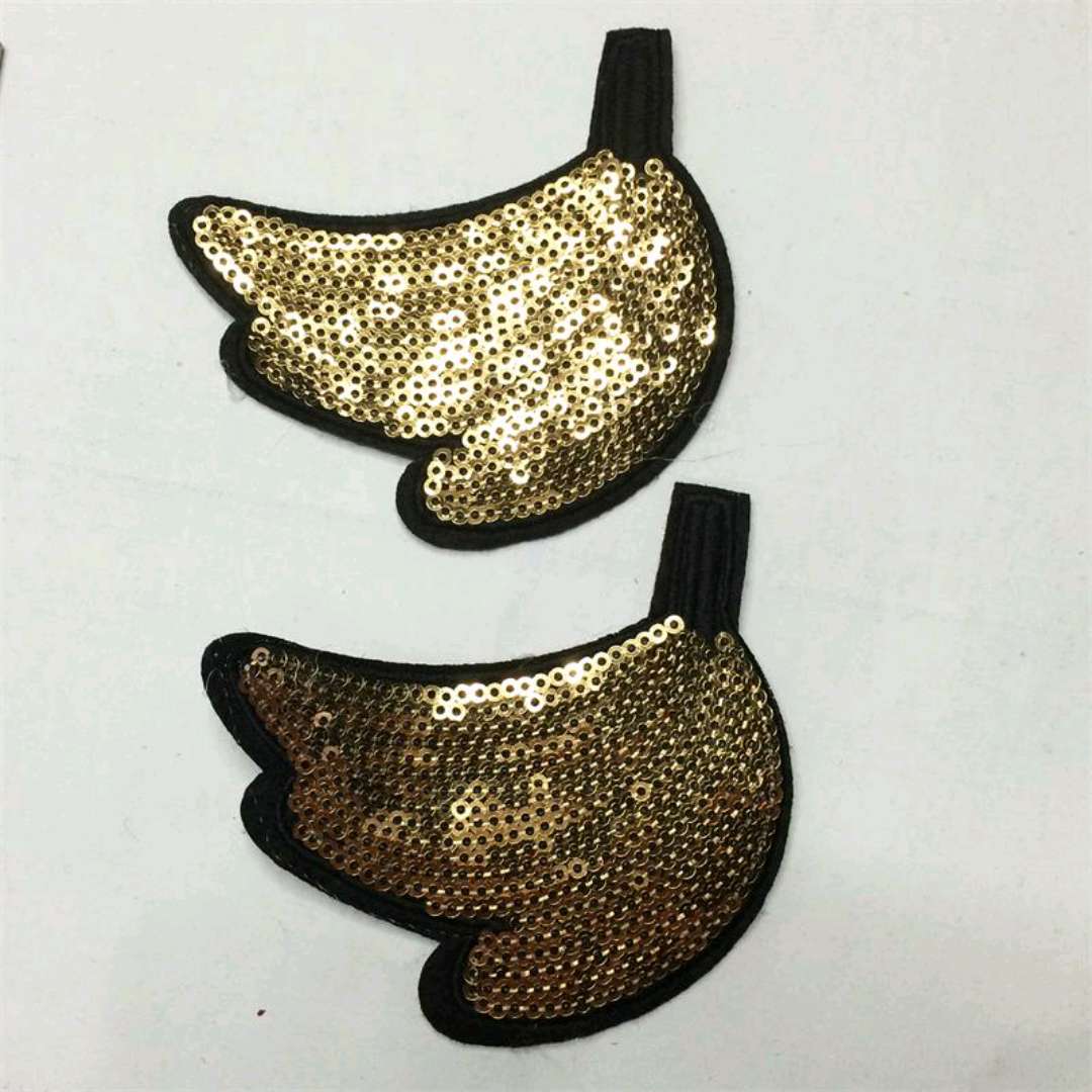 服装辅料亮片香蕉布贴白底实物图