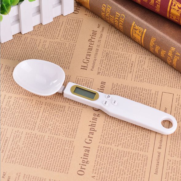 Electronic baking spoon