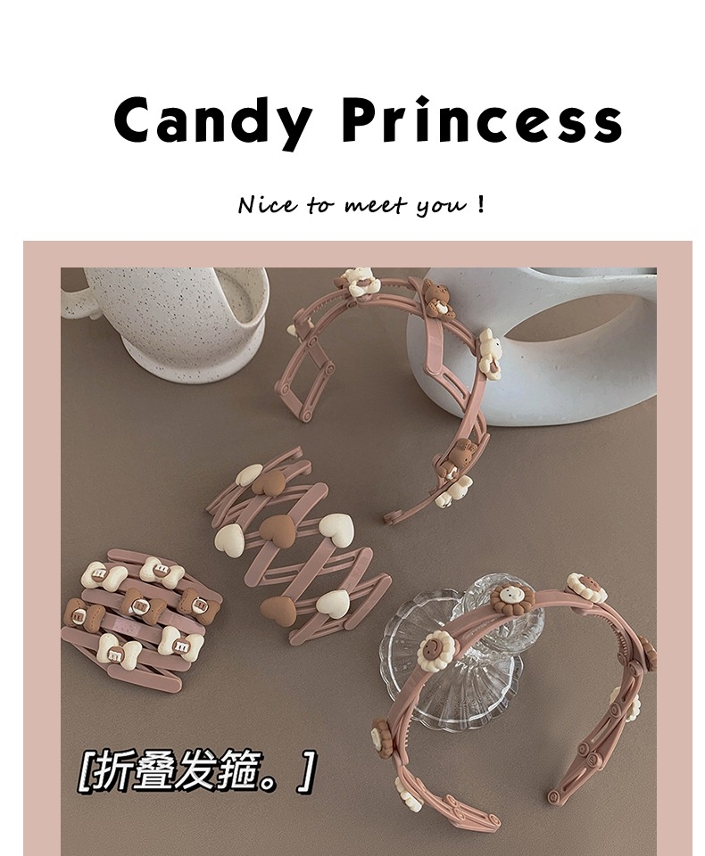 A new style of fashionable headwear featuring a stretchable cartoon hairband. It is a decorative headwear for daily hair tying and fixation for girls, as well as a hair clip Application Scenario