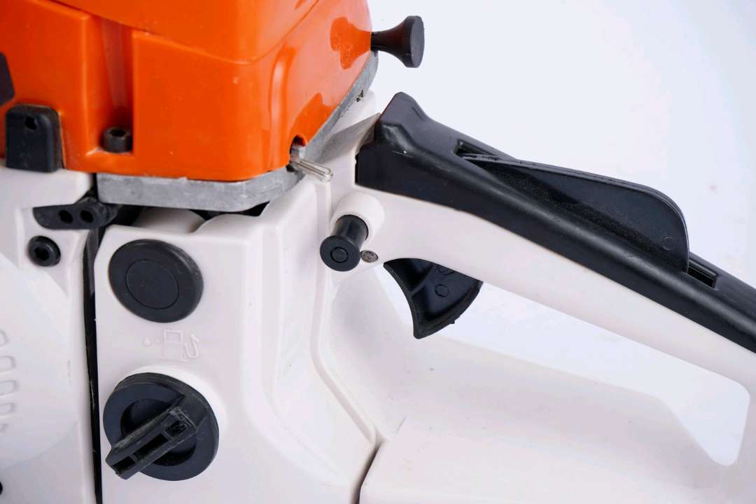 威锐猛汽油锯（WELLERMAN）产品图