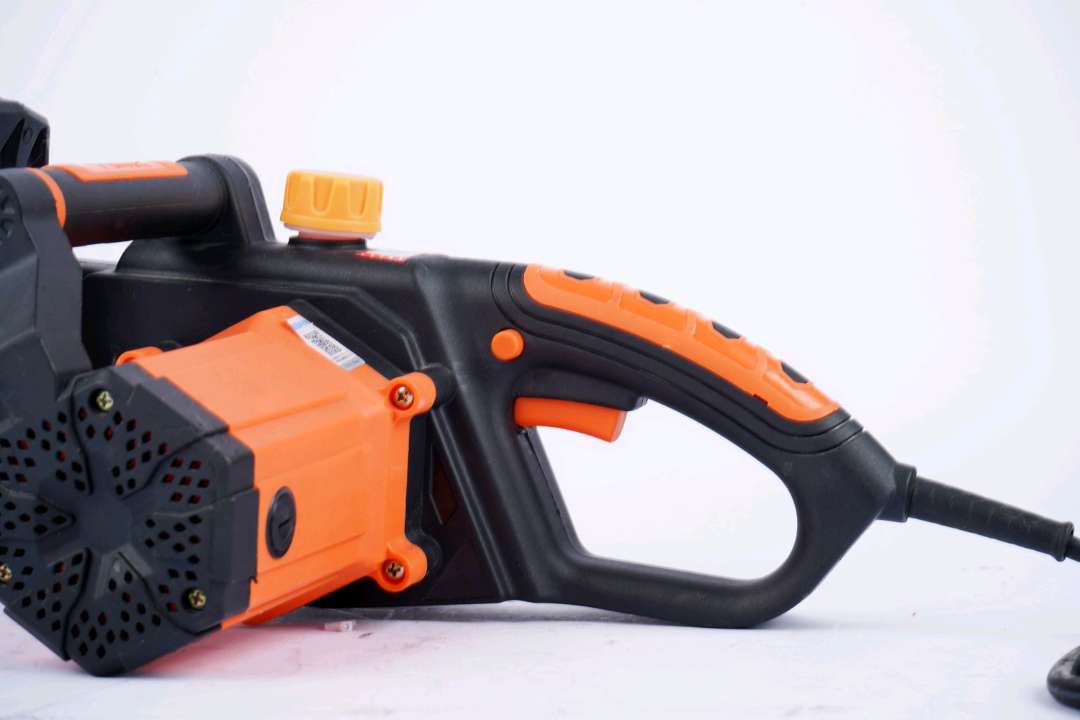 Electric chain saw detail image 1