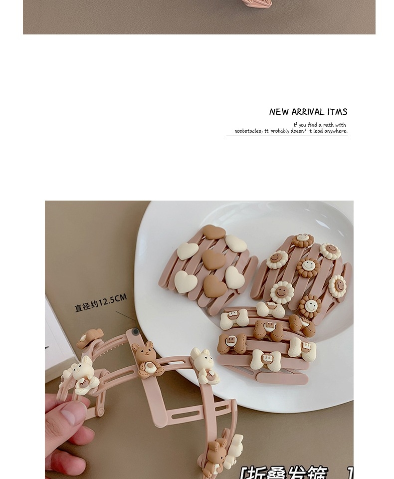 A new style of fashionable headwear featuring a stretchable cartoon hairband. It is a decorative headwear for daily hair tying and fixation for girls, as well as a hair clip Item Picture