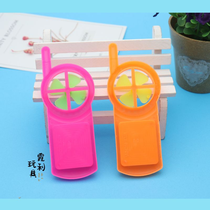 Mobile phone maze, windmill, children's plastic educational toys, gifts, Gashapon party toys Application Scenario