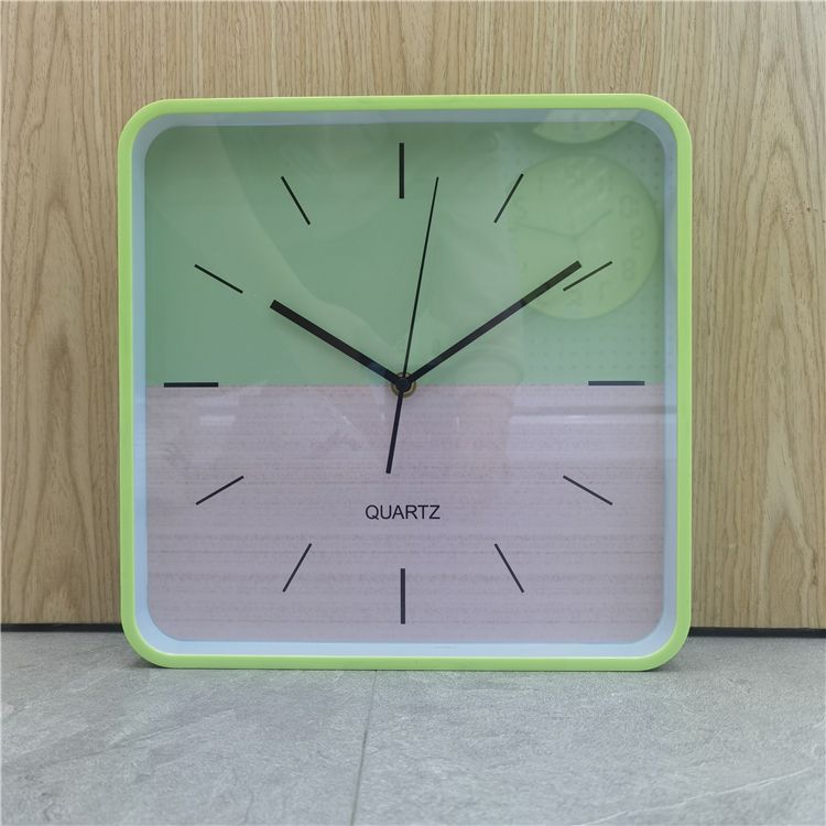 12英寸见方双色现代装饰简易客厅无声挂钟产品图