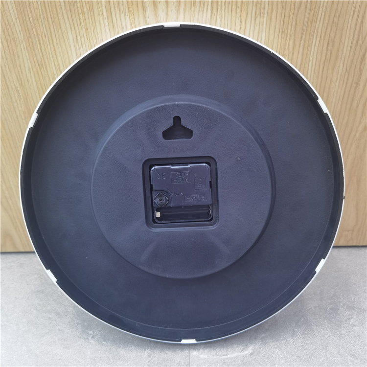 12英寸圆形动物装饰设计面时尚黑白家居客厅静音数字石英挂钟详情图1