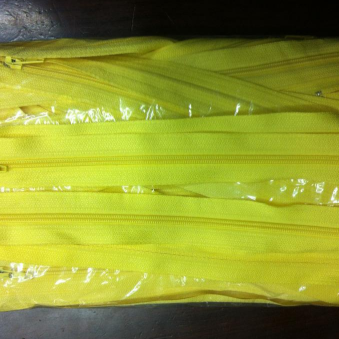 服装辅料拉链4.2双针自动头尼龙拉链详情3