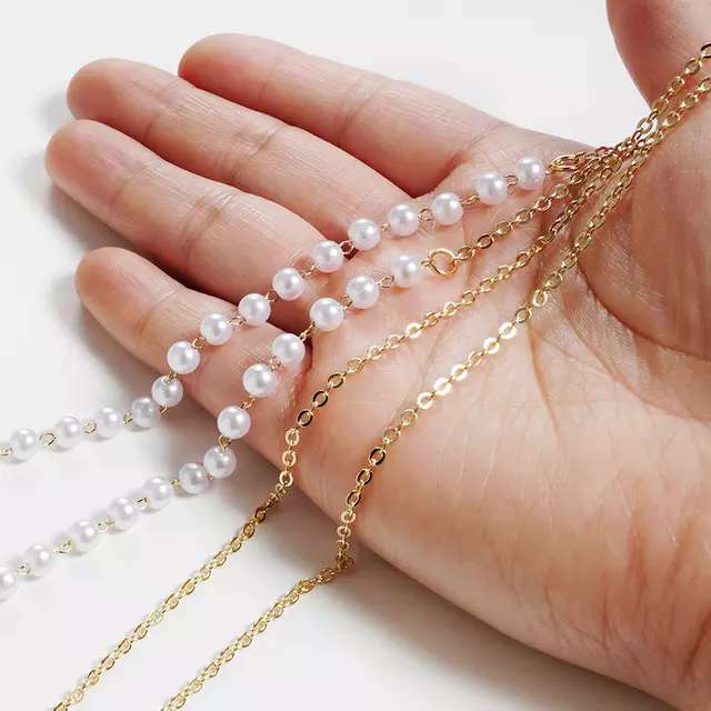 Rose Angel drew fashionable pearl glasses, pendant chains and mask chains, which became Internet bestsellers pic 1