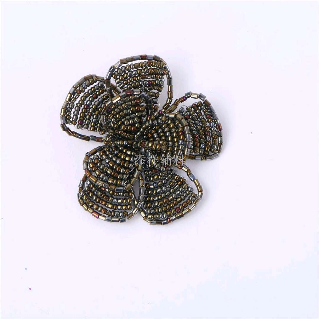 铁丝珠片花 胸花 鞋花 钩针花 手工花 编织花产品图