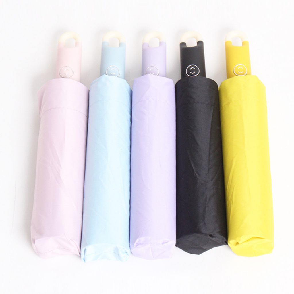 Three-fold fully automatic sunshade umbrella with creative lock hook and lazy umbrella