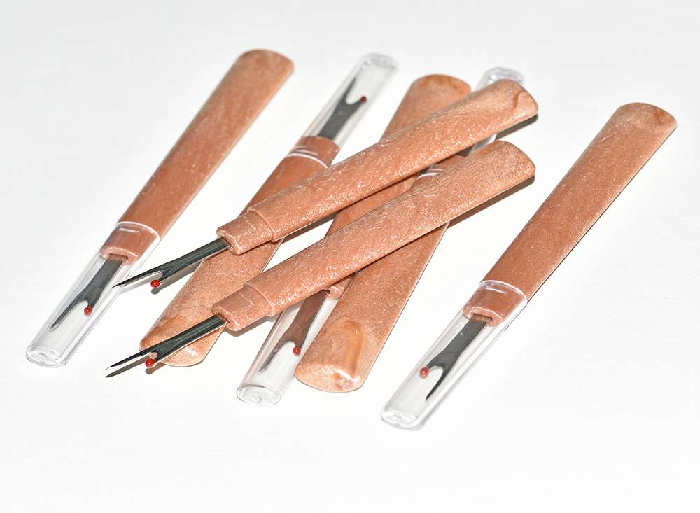 A wire breaker with a wooden handle, a large-sized wire remover pic 4