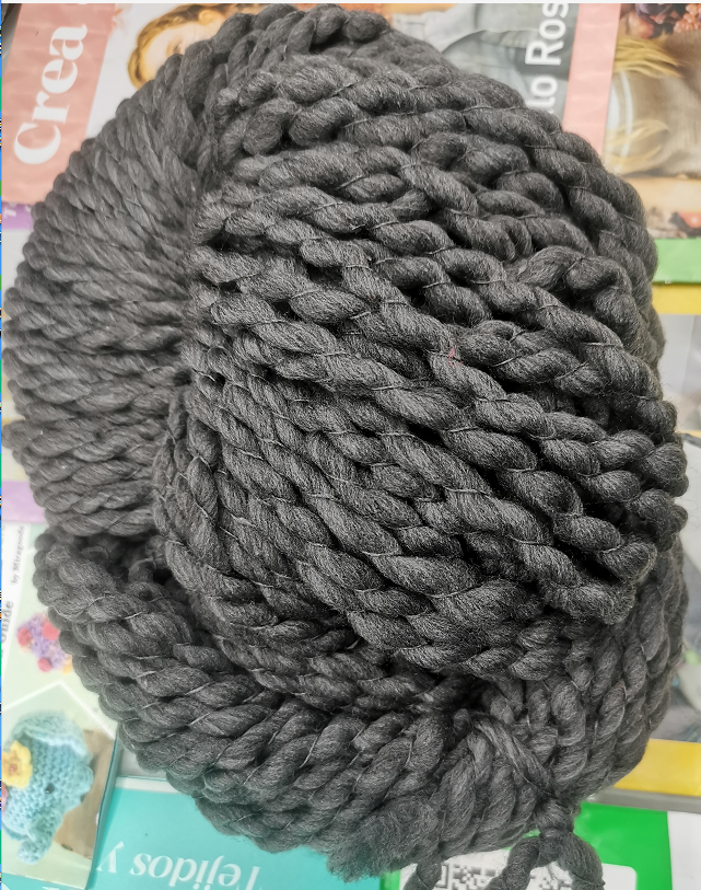 Factory direct sales of 0.6-count polyester corrugated yarn DIY hand-knitted woolen yarn pic 1