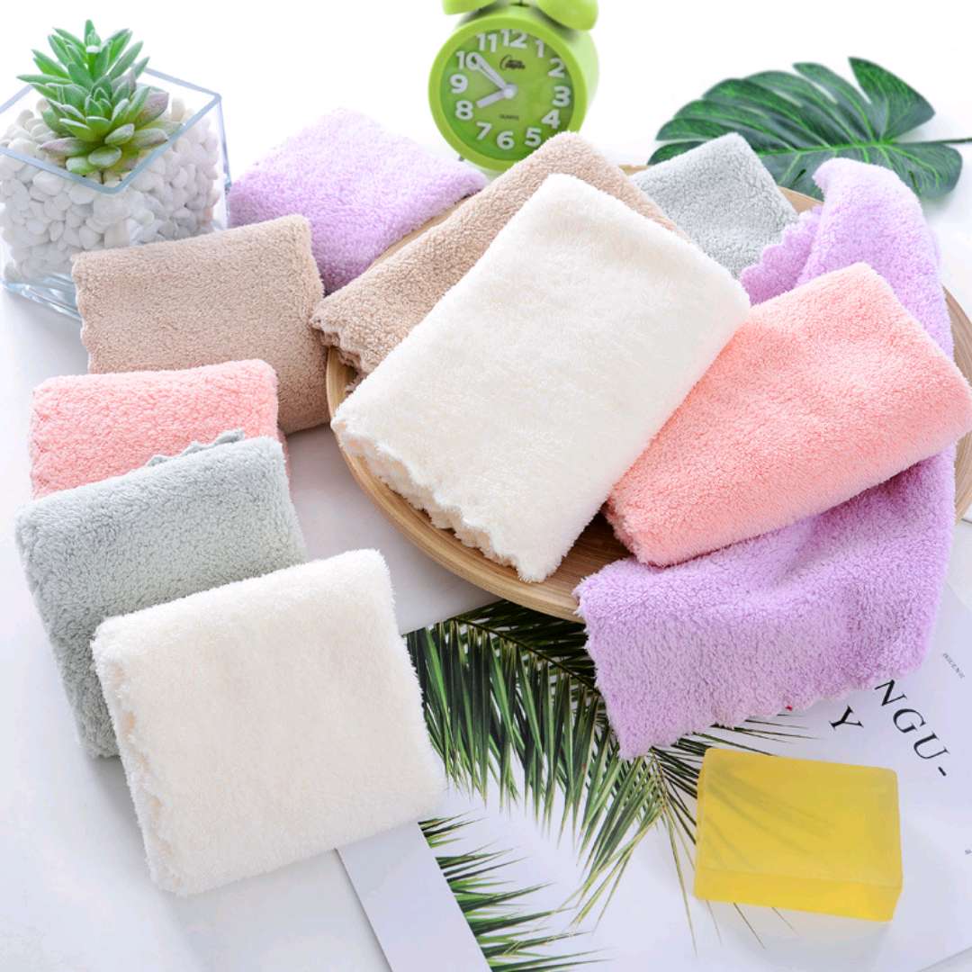 Yiwu good goods plain color high-density coral wool square towel 30*30cm soft absorbent household face wipe towel cleaning towel details Picture