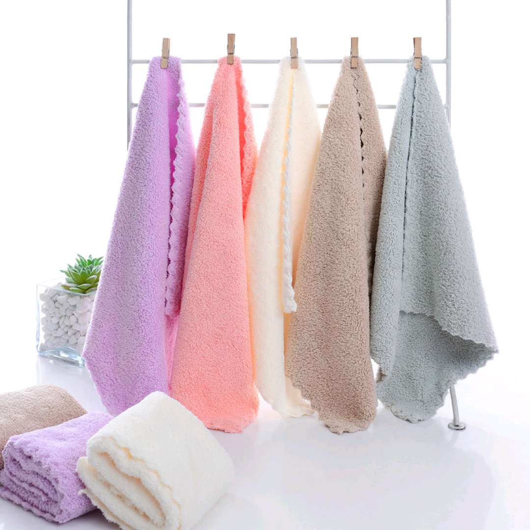 Yiwu good goods plain color high-density coral wool square towel 30*30cm soft absorbent household face wipe towel cleaning towel Item Picture