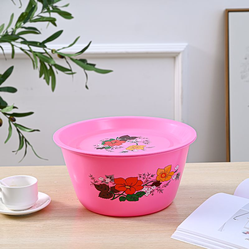 Plastic food storage boxes for fruits, grains and cereals, food storage boxes with LIDS, snack and candy boxes, and covered bowls. The 011 series comes in 6 sizes, and this size is the largest full figure