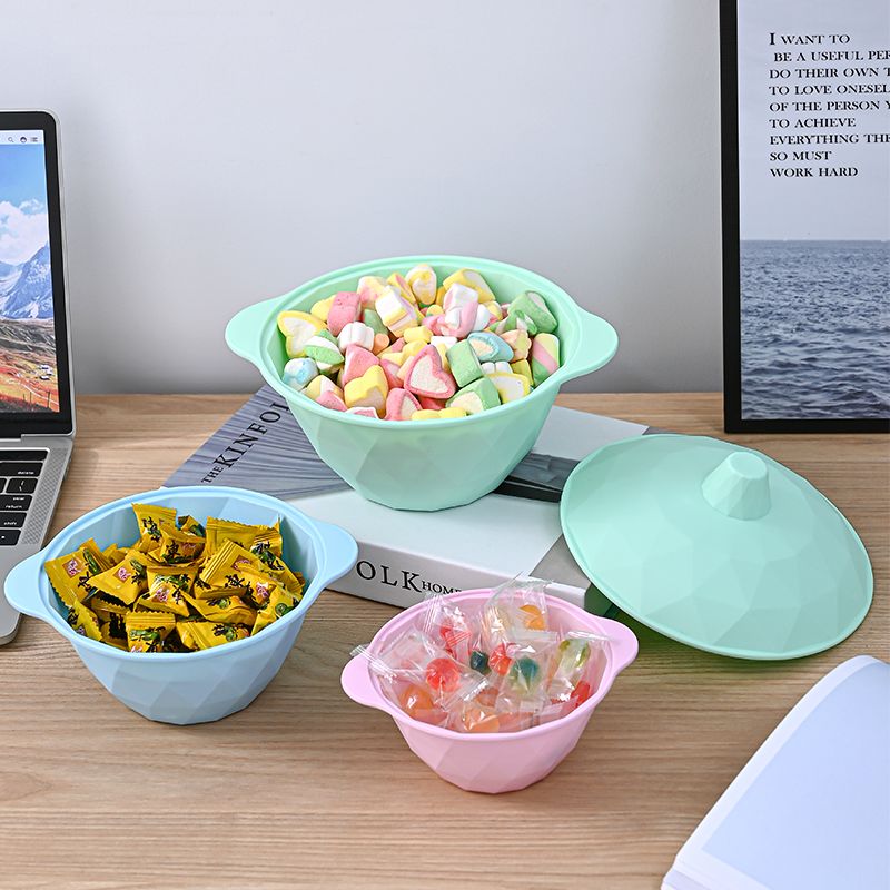The new round retro candy cups, candy boxes, food storage with LIDS, snack storage jars and covered bowls of the 051 series come in 4 sizes. This price is the largest full figure
