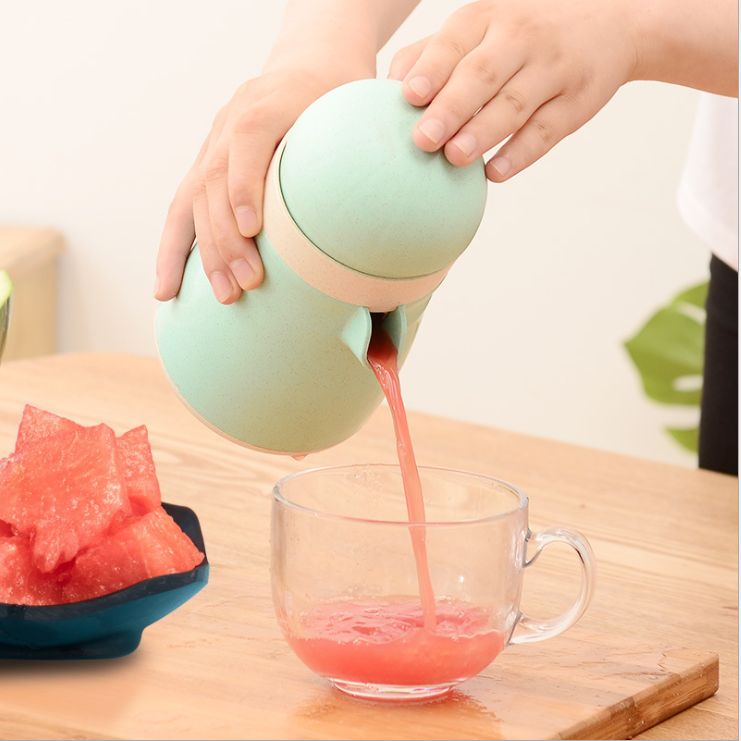 Multi-function manual fruit juice cup