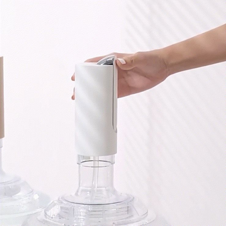 Smart foldable water applicator