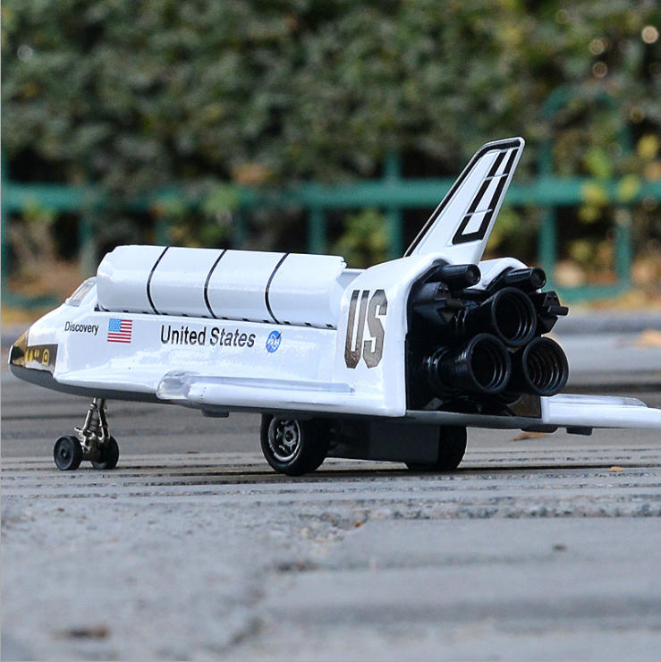 A military model of the color amber alloy space shuttle detail image 3