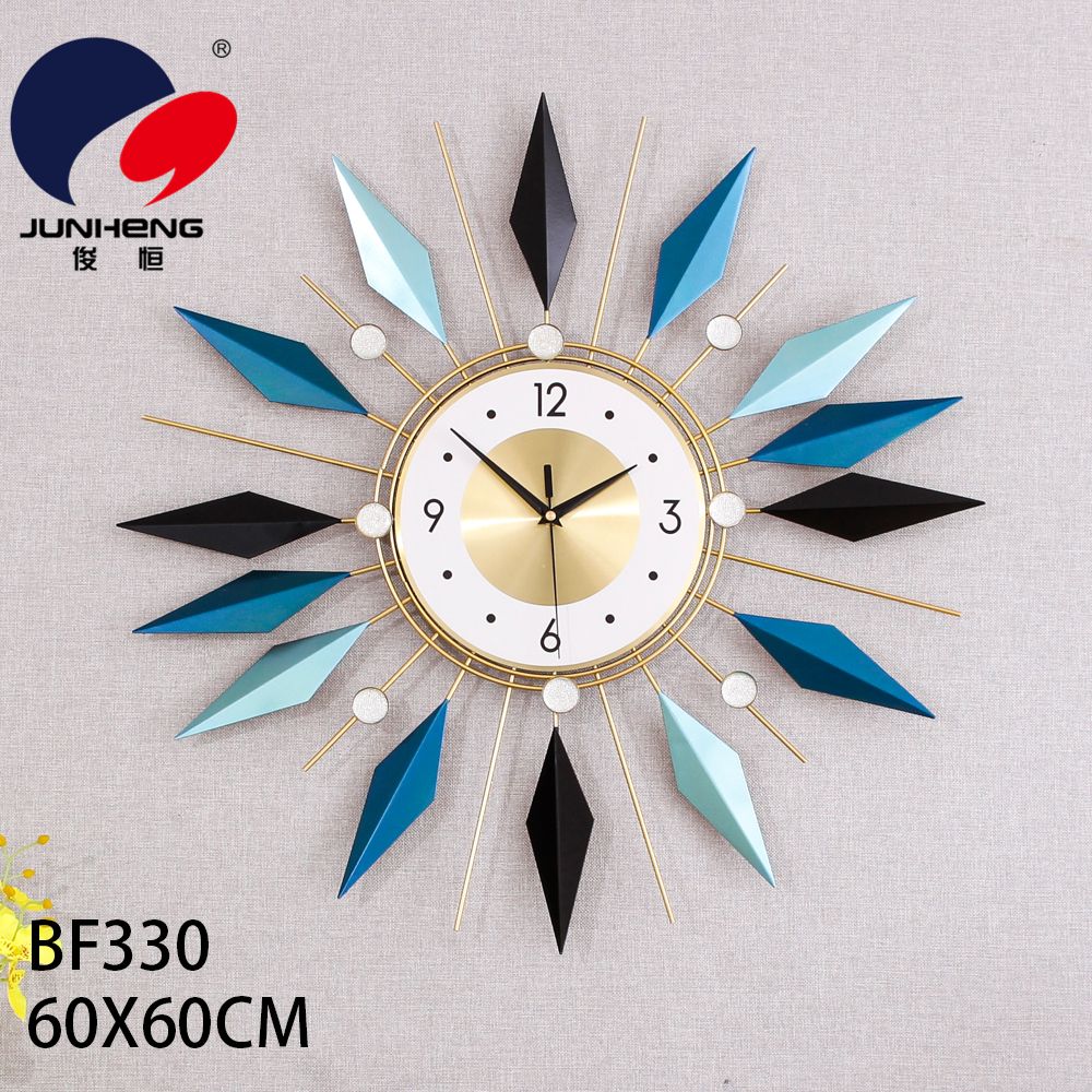 Nordic light luxury clock wall clock living room home fashion European simple modern creative decorative clock wall table