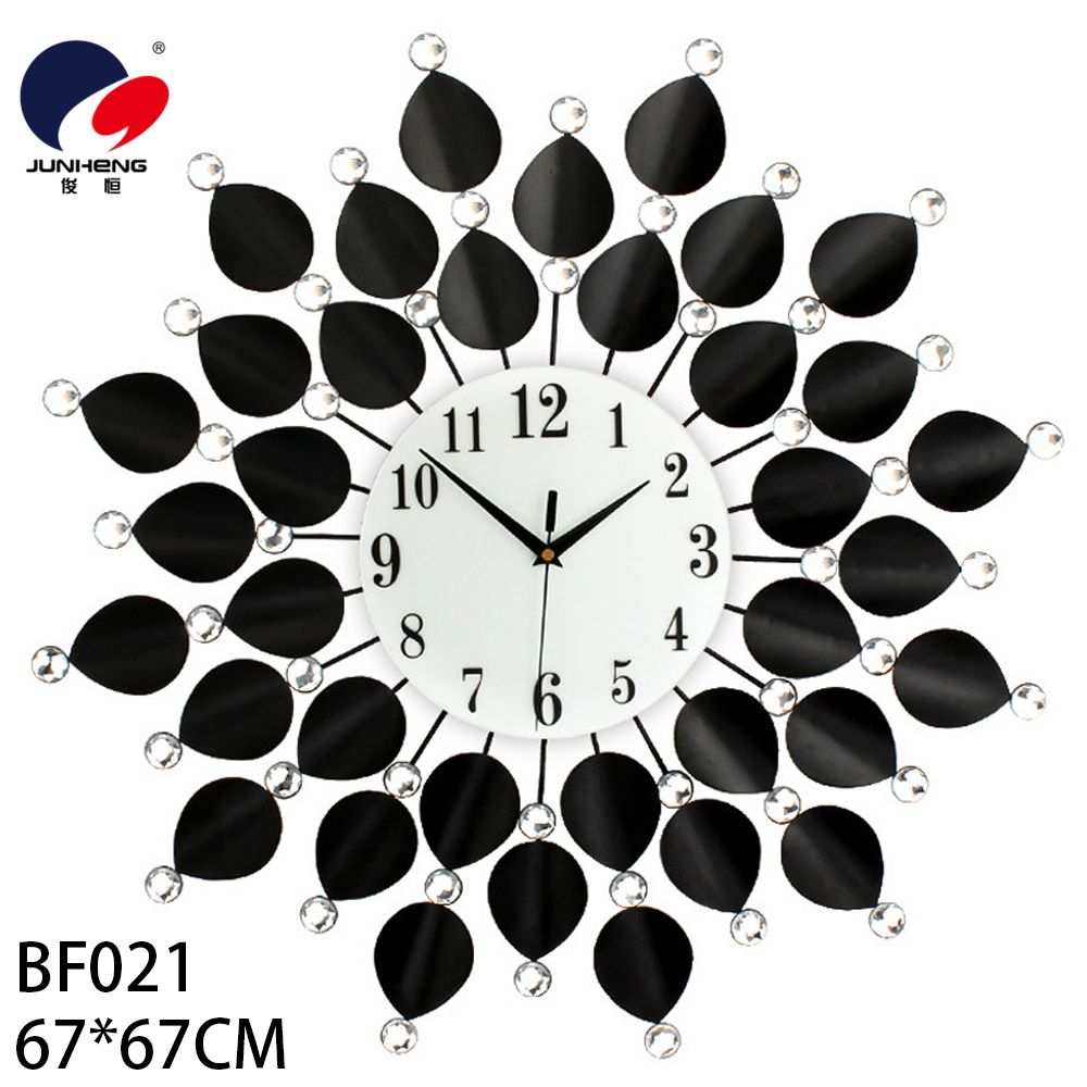 Nordic light luxury style decorative clock personality creative art modern simple home living room clock hanging wall clock