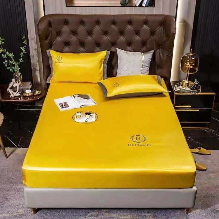 All-season washable bed cover three-piece set with six-sided full coverage Application Scenario