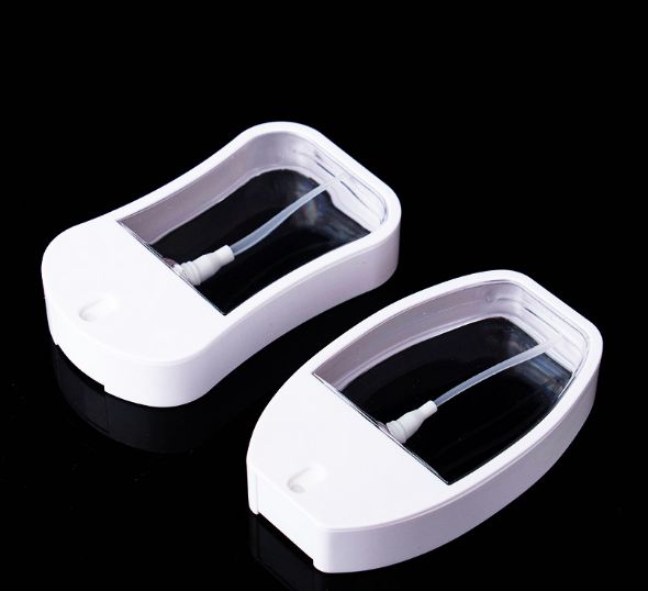 Apple Card spray bottle details Picture