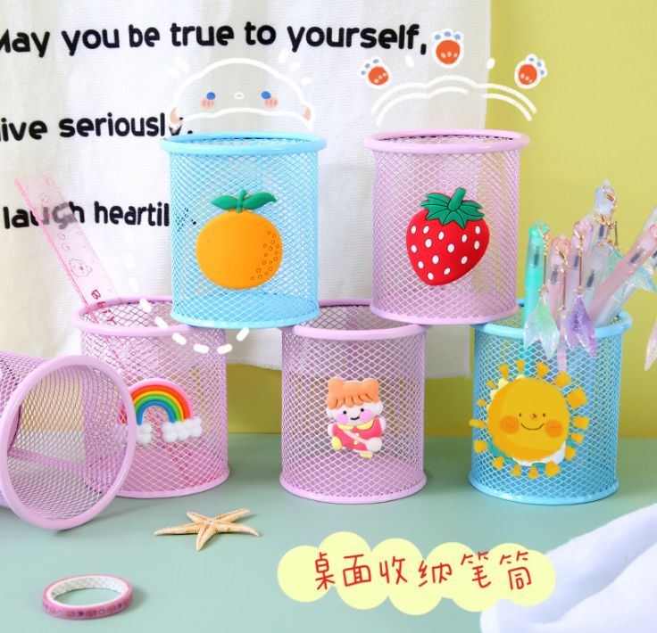 创意金属镂空卡通笔筒