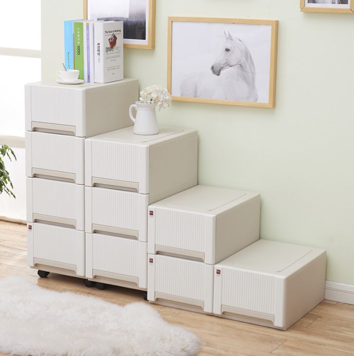 Drawer storage cabinet with wheels